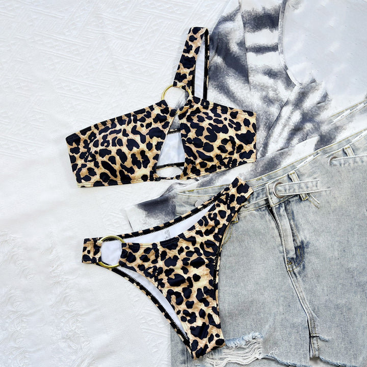 Leopard print one-shoulder swimsuit