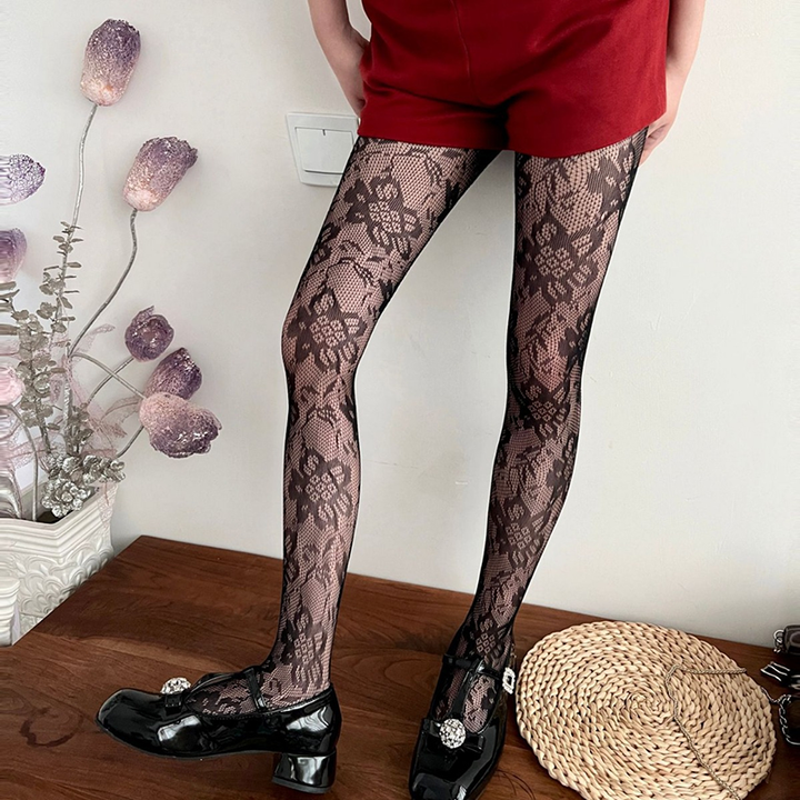 Vintage-style slim-fit lace jacquard long socks