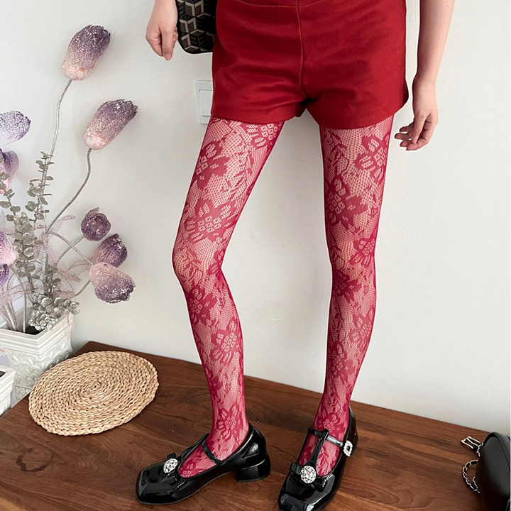 Vintage-style slim-fit lace jacquard long socks