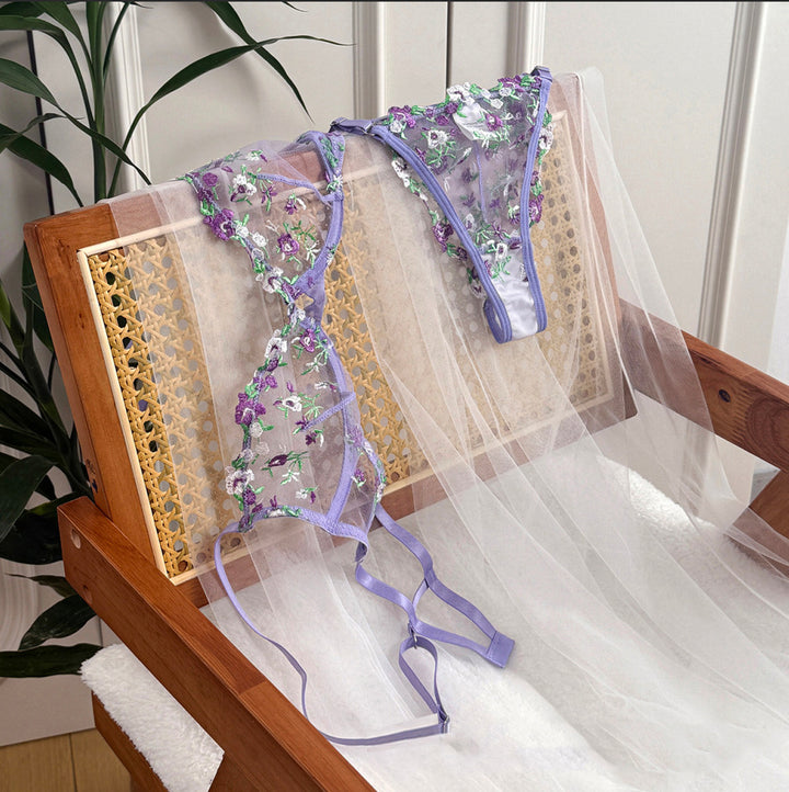 Ultra-thin cup bra thong embroidered set
