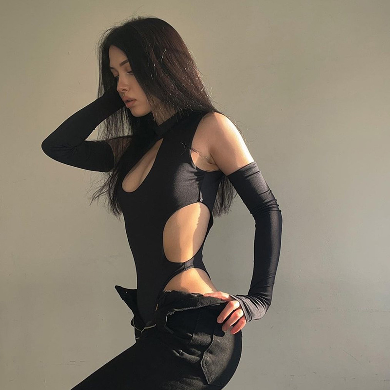 Off-shoulder cutout slim-fit long-sleeve bodysuit
