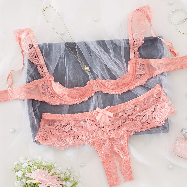 Ruffled lace-strap bra and open-crotch panties