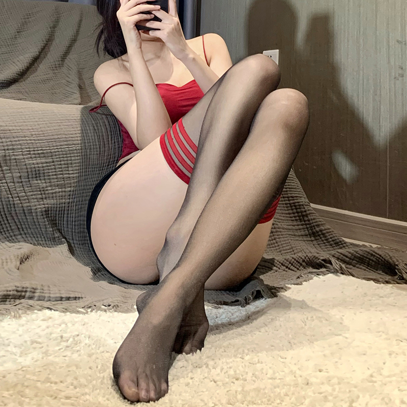 Striped non-slip over-the-knee stockings