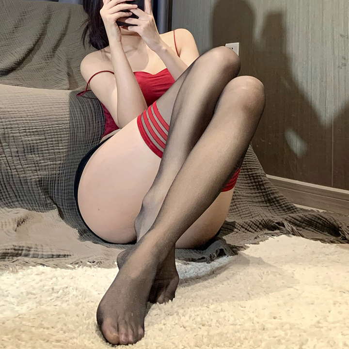 Striped non-slip over-the-knee stockings